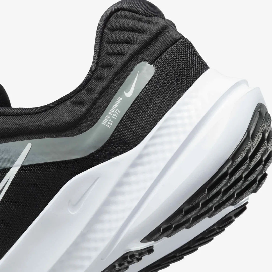 NIKE QUEST 5 BLACK SMOKE GREY WHITE