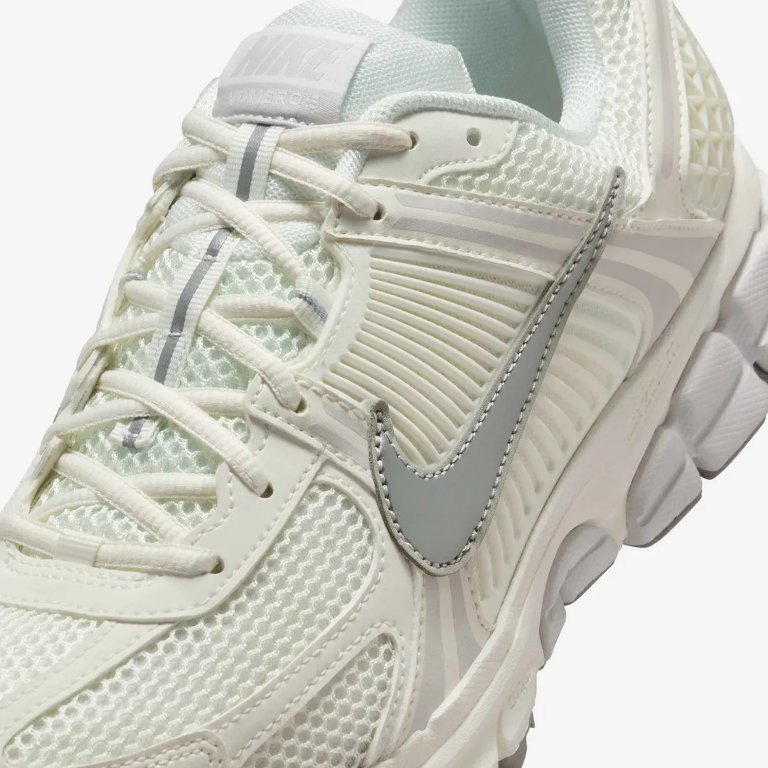 NIKE ZOOM VOMERO 5 SAIL VAST GREY